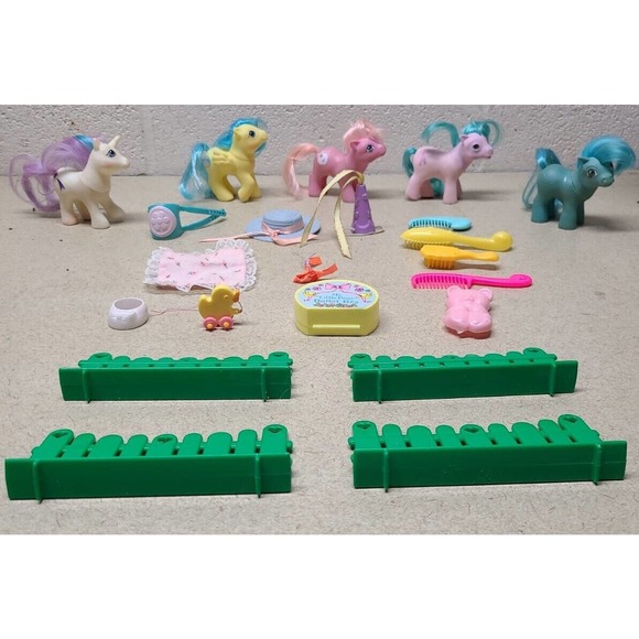 Vintage Lot of Hasbro G1 My Little Pony MLP - Lot of 5 with Misc. Accessories - Picture 2 of 14